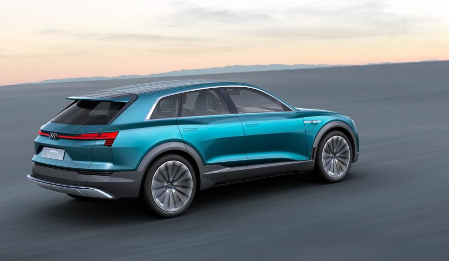  Audi e-tron Quattro Concept 2015 года  (фото 9 из 30)